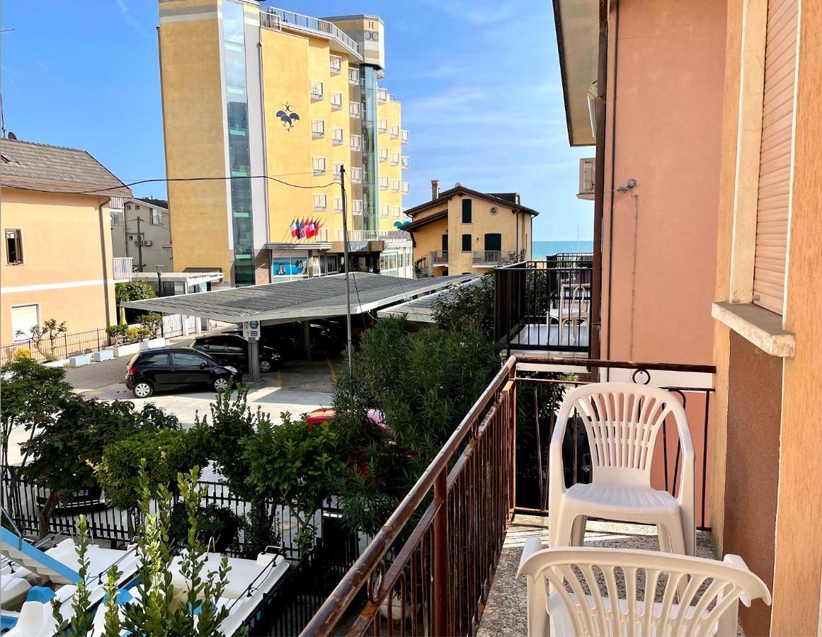 Appartamento Palma Carraro Immobiliare Jesolo - Family Apartments Luaran gambar